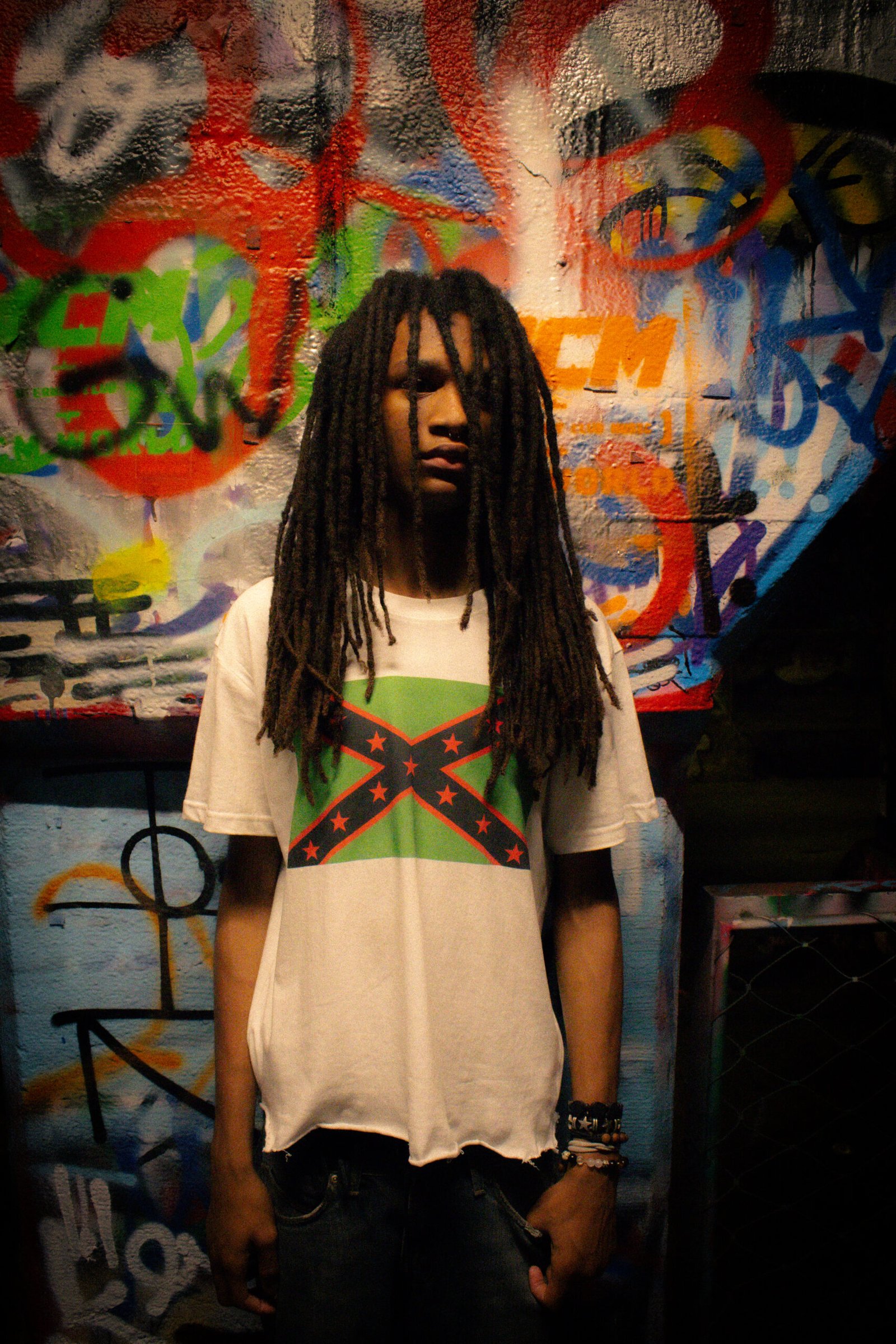 black 'stars and bars' tee [white] - Image 2